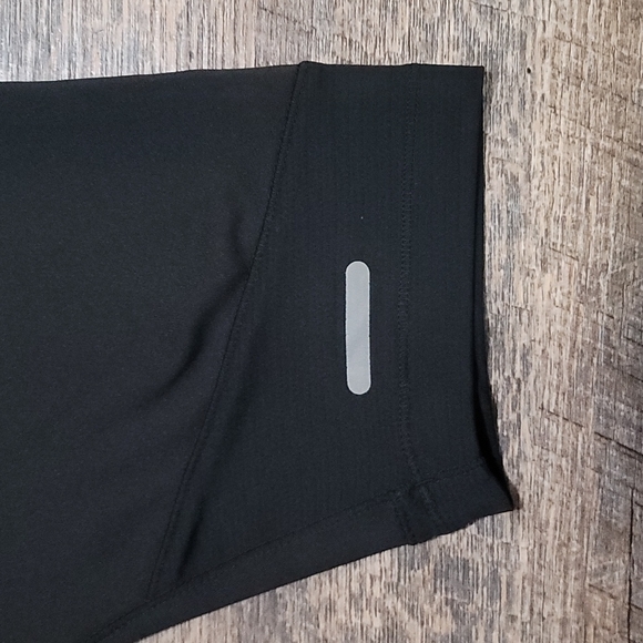 Very Gently Loved stretchy black women's Reebok play dri size medium Capri Style - Picture 5 of 8